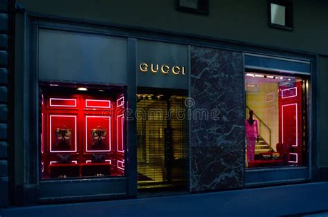 negozio gucci firenze duomo|negozio gucci firenze.